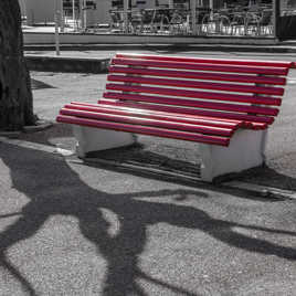Banc public rouge