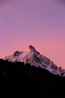 Soleil levant sur l'Aiguille du Midi