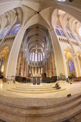 Coeur de la cathédrale de Chartres au fish eye