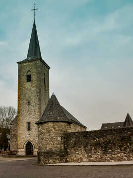L’église Saints-Pierre-et-Paul à Thy le Château