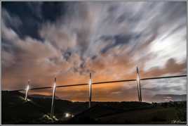 Viaduc de Millau by night