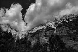 Montagne en noir et blanc