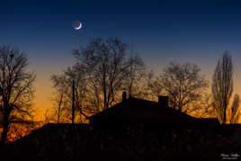 Coucher de Soleil et lumière cendrée