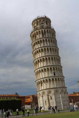 Venir explorer la Piazza dei Miracoli.