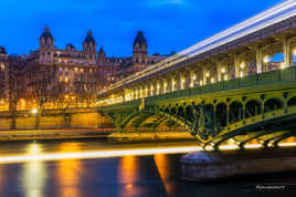 Pont Bir Hakeim sous les lumières