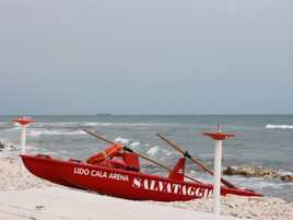 sauvetage et marchandise (au fond)