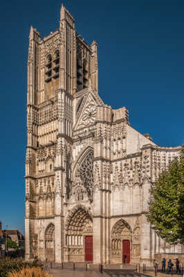 La Cathédrale en impose.