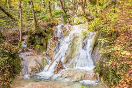 Cascade en automne