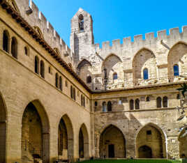 palais des Papes le cloître