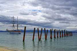 Le Ra Marama au large de l'île Tibua (Fiji)