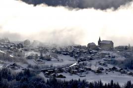 Le village dans les nuages