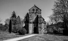 Église en toit de chaume