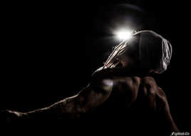 auto portrait sous les projecteurs