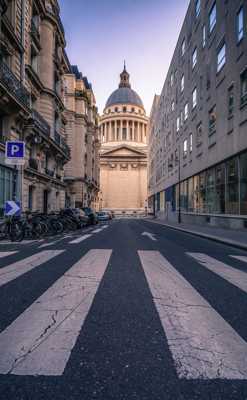Panthéon...droit devant