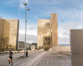 Footing sur les parvis