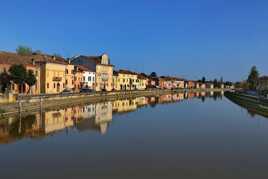 Dans le miroir de l'eau