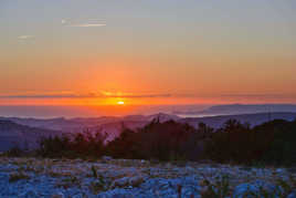 coucher de soleil sur le Canigou depuis la Pyramide de Cassini(Var) 21 10 2016