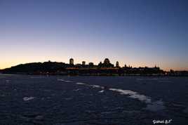 Québec en hiver vu du Saint-Laurent