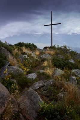 Une croix dans les nuages...