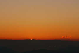 Levé du soleil sur les Alpes