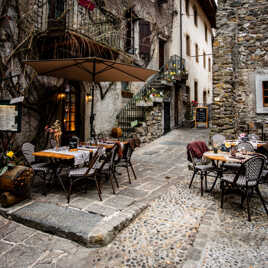 ne manque que les convives