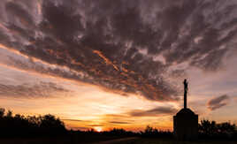 Le jour se lève sur le mont de Besneville 2