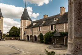 cour int avec puits Château Chamerolles