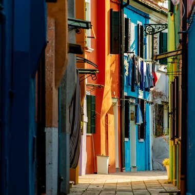 Au bout de la ruelle par MONEMMANUEL