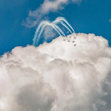 Dans le ciel du Bourget, quand la Patrouille de France joue à saute nuage