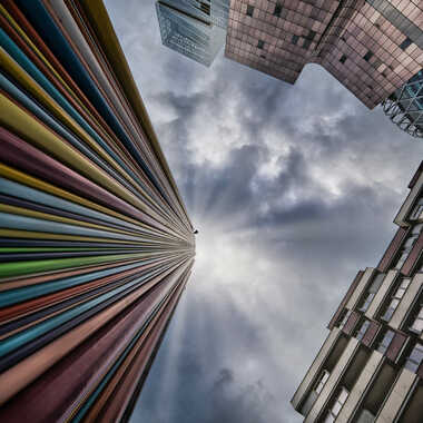 La Tour Moretti, La Défense... par guyamram@hotmail.fr