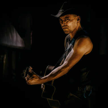 Le guitariste de l’ombre par Ammar-ammar