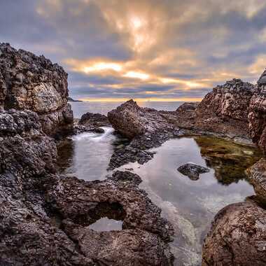Entre les rochers par Franck06
