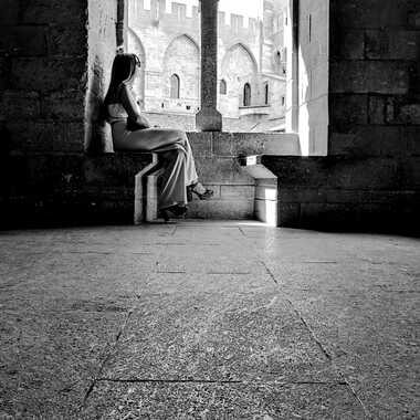 La dame à sa fenêtre par ERASMUS